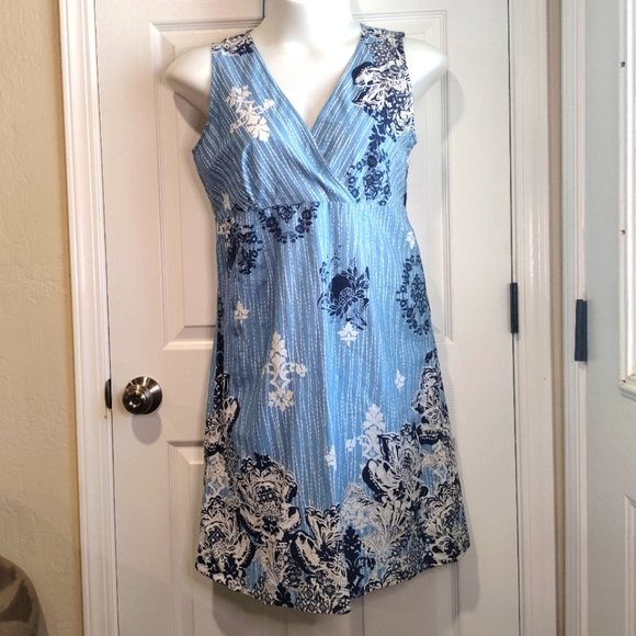 G.H. Bass & Co. Blue and White Floral Dress - Picture 1 of 9